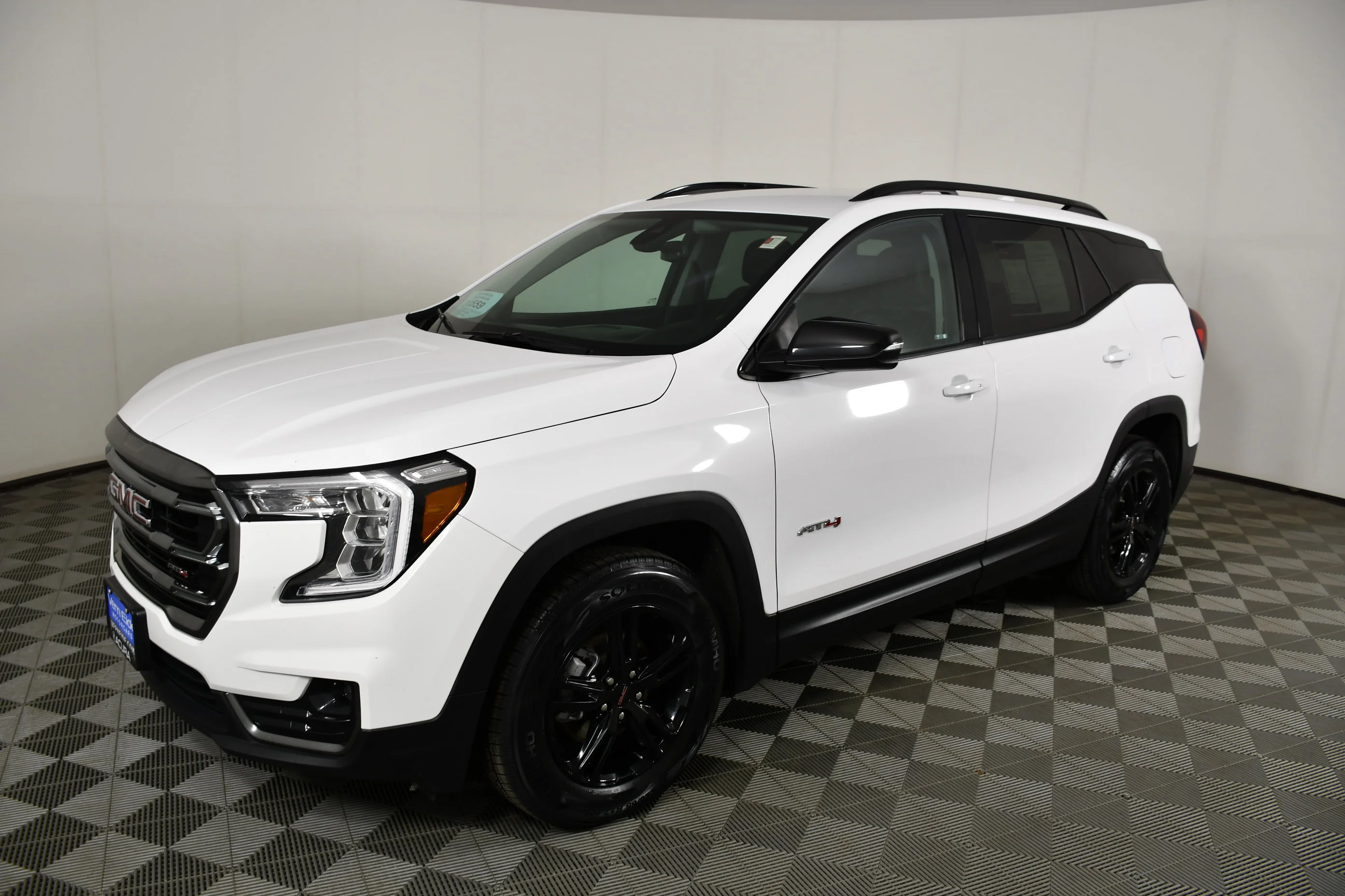 Used 2024 Summit White GMC AT4 image 10