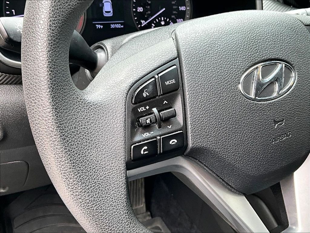 Used 2020 Blue Hyundai SE image 19