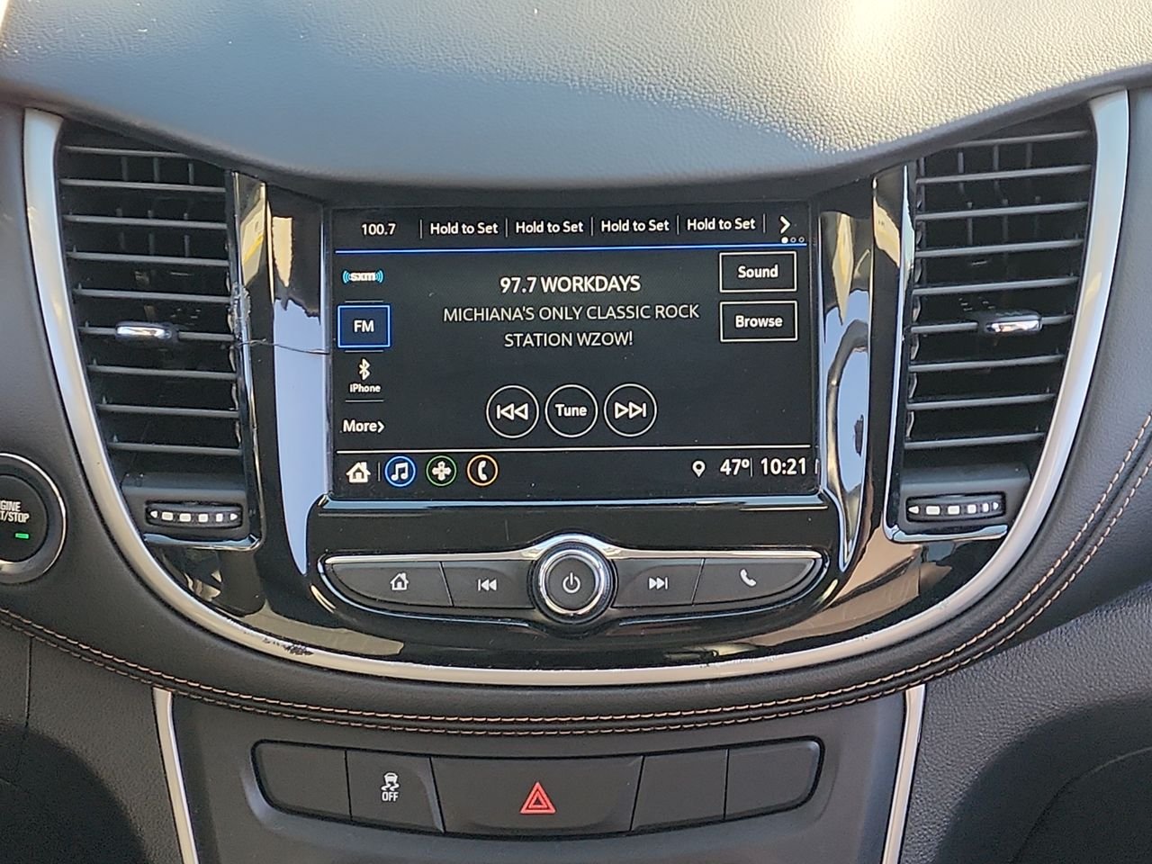 Used 2018 SUMMIT WHITE Chevrolet LT image 15