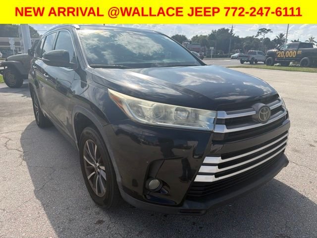 Used 2018 Black Toyota XLE image 2