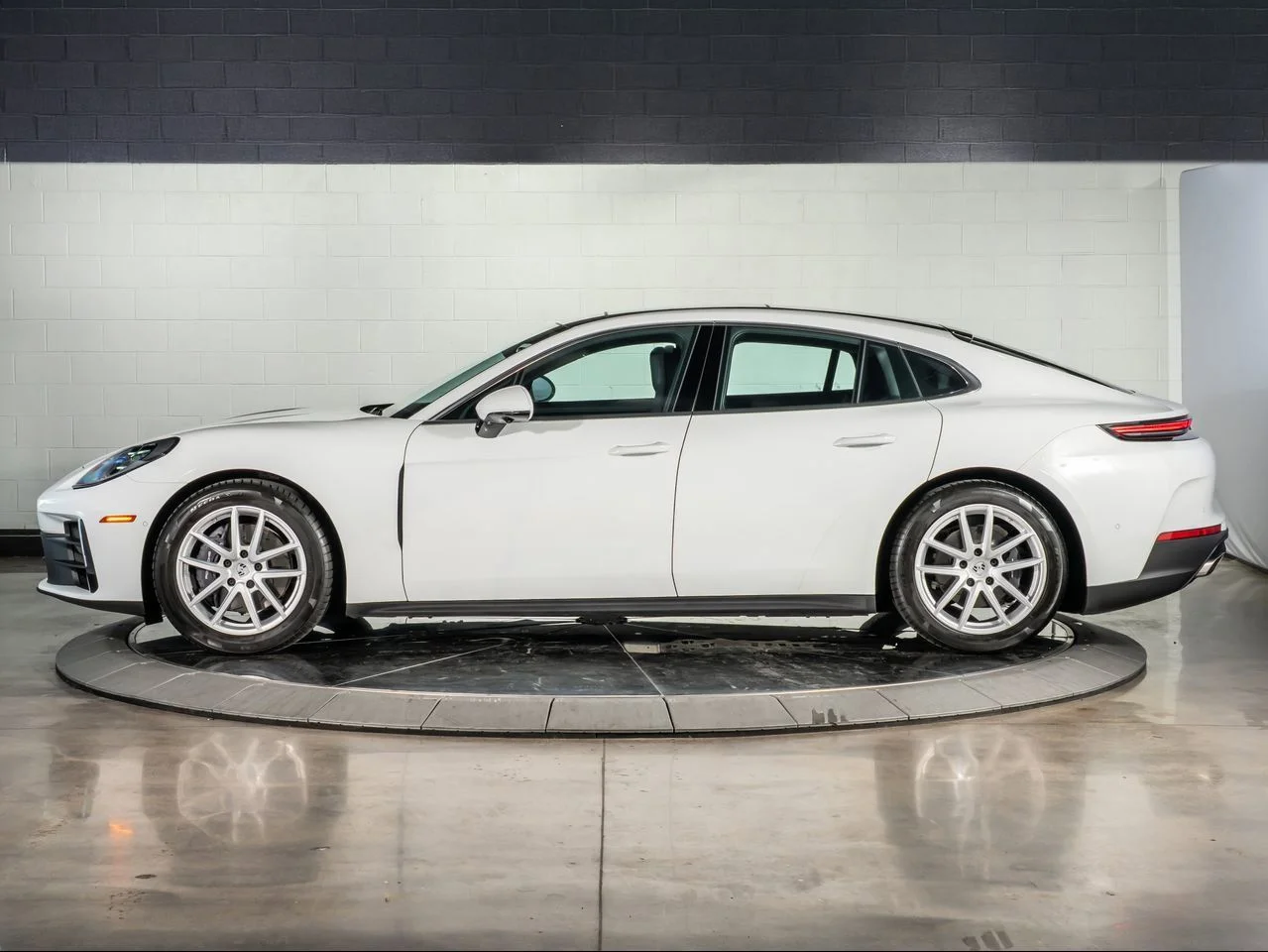 Used 2025 White Porsche  image 2