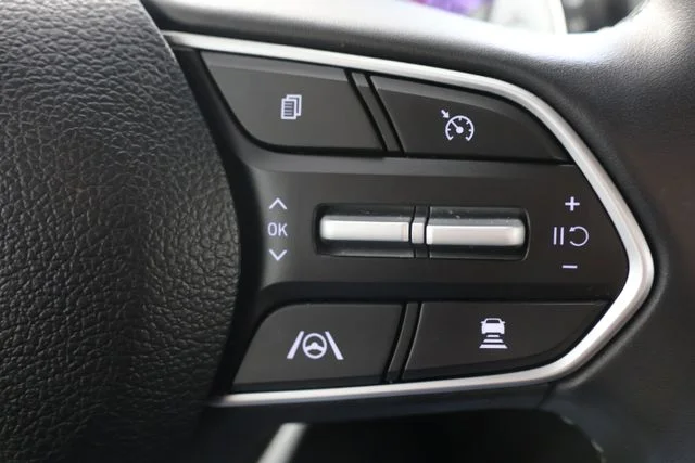 Used 2023 Black Hyundai SEL image 12