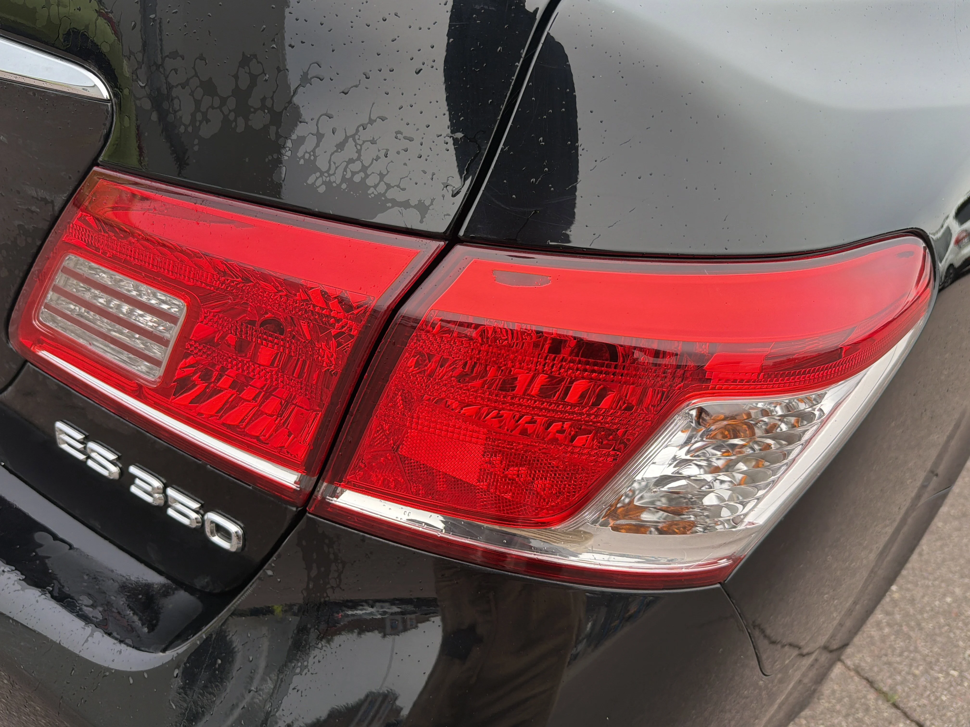 Used 2010 Obsidian Lexus  image 7