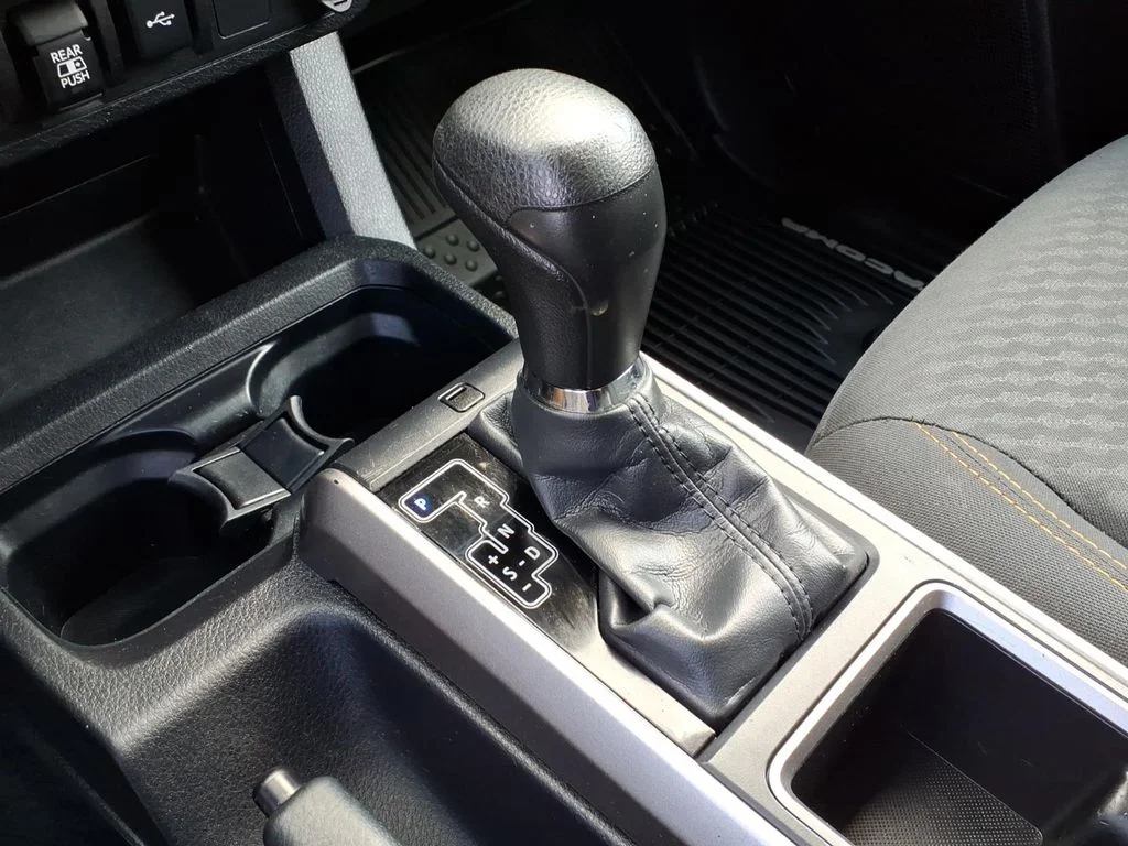 Used 2020 Beige Toyota SR5 image 13
