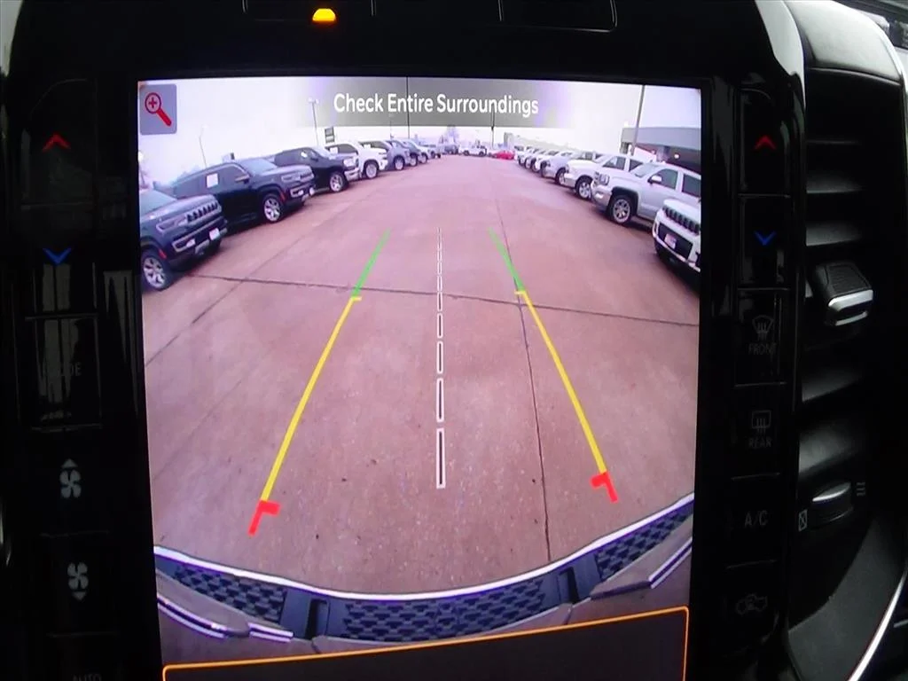 Certified Used 2025 Diamond Black Crystal Pearl Coat (pxj) RAM Laramie image 31