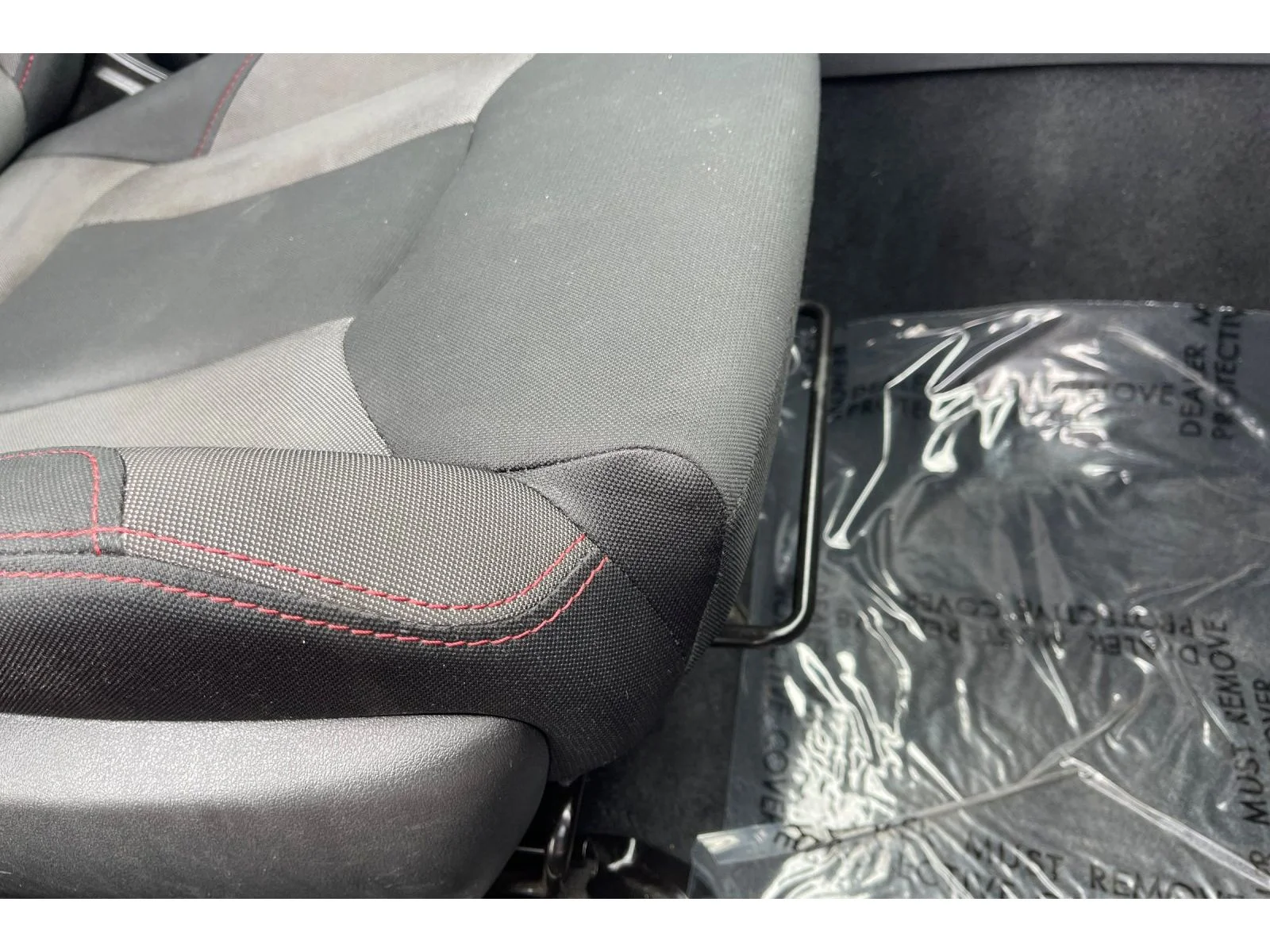 Used 2022 IGNITION RED Subaru Base image 22