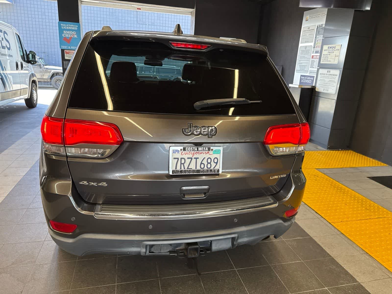 Used 2016 Granite Crystal Metallic Clearcoat Jeep Limited image 12