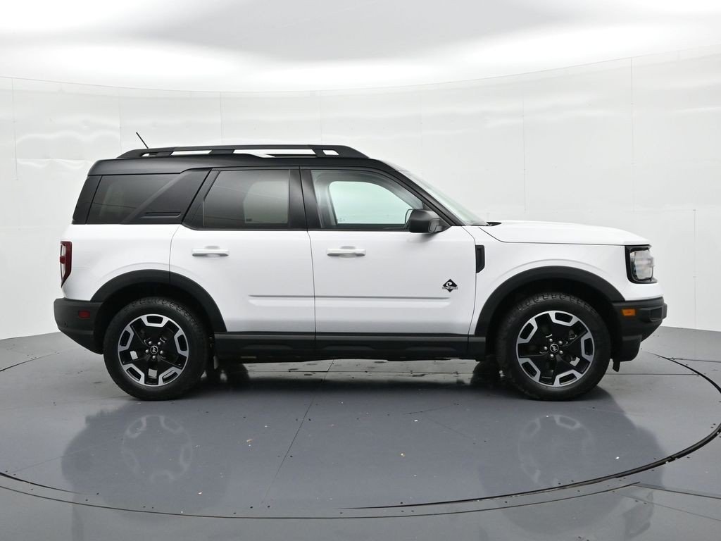 Used 2022 Oxford White Ford Outer Banks 4x4 image 5