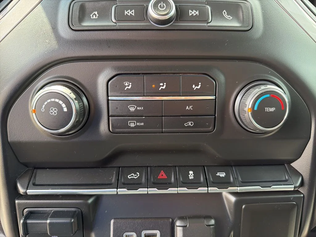 Used 2021 White Chevrolet Custom image 37