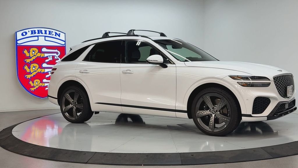Used 2025 White Genesis 3.5T Sport image 3