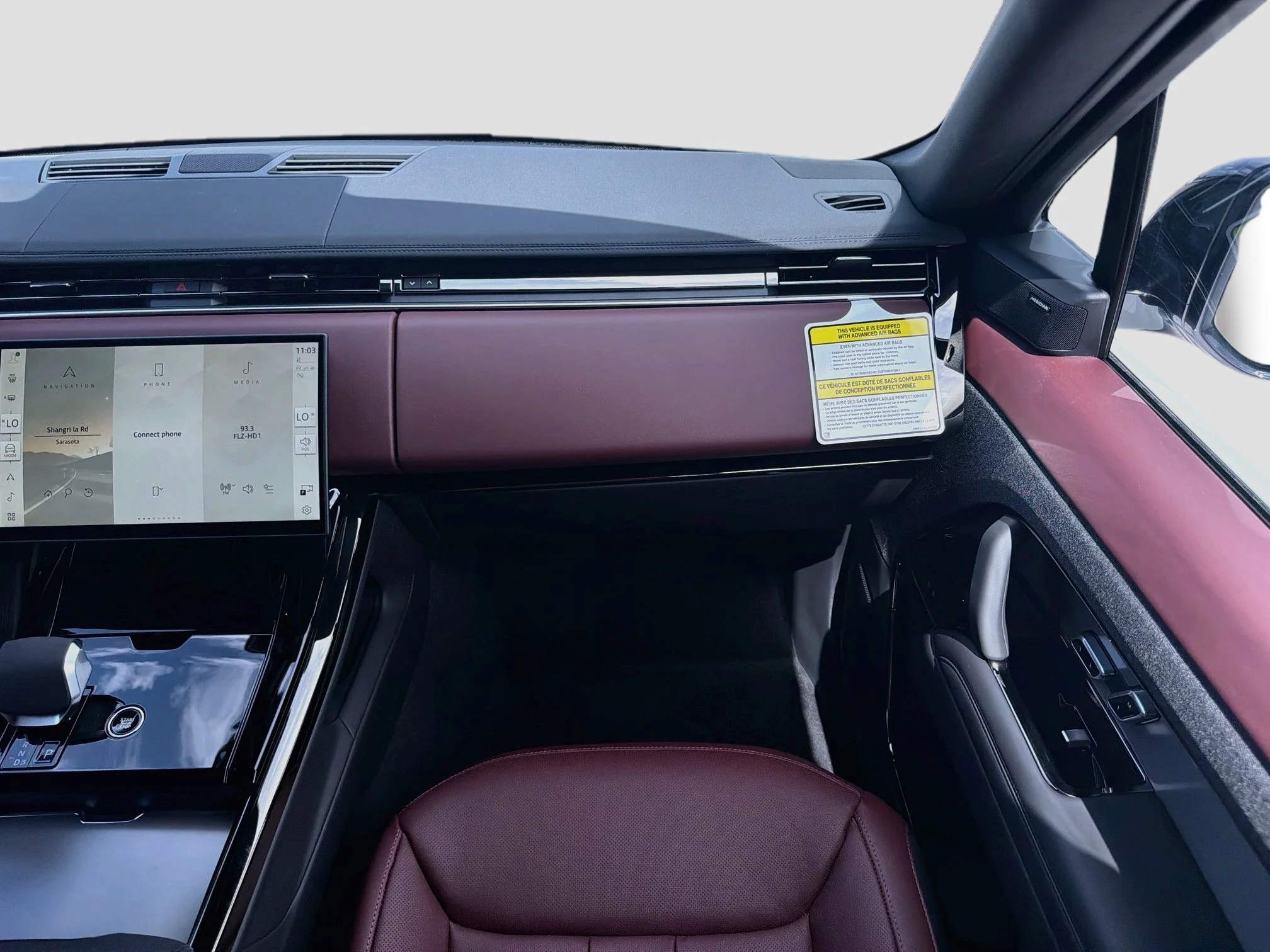 New 2026 Fuji White Land Rover Dynamic SE image 19