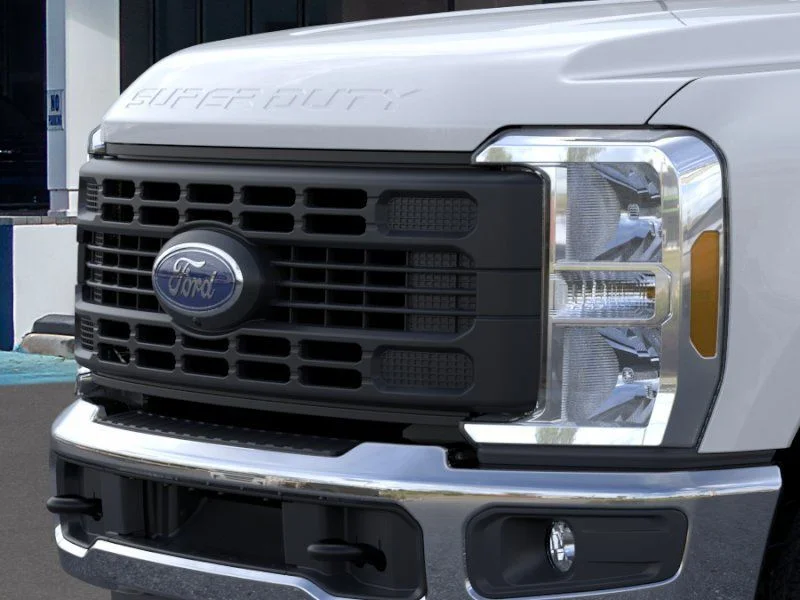 New 2026 Oxford White Ford XL image 17