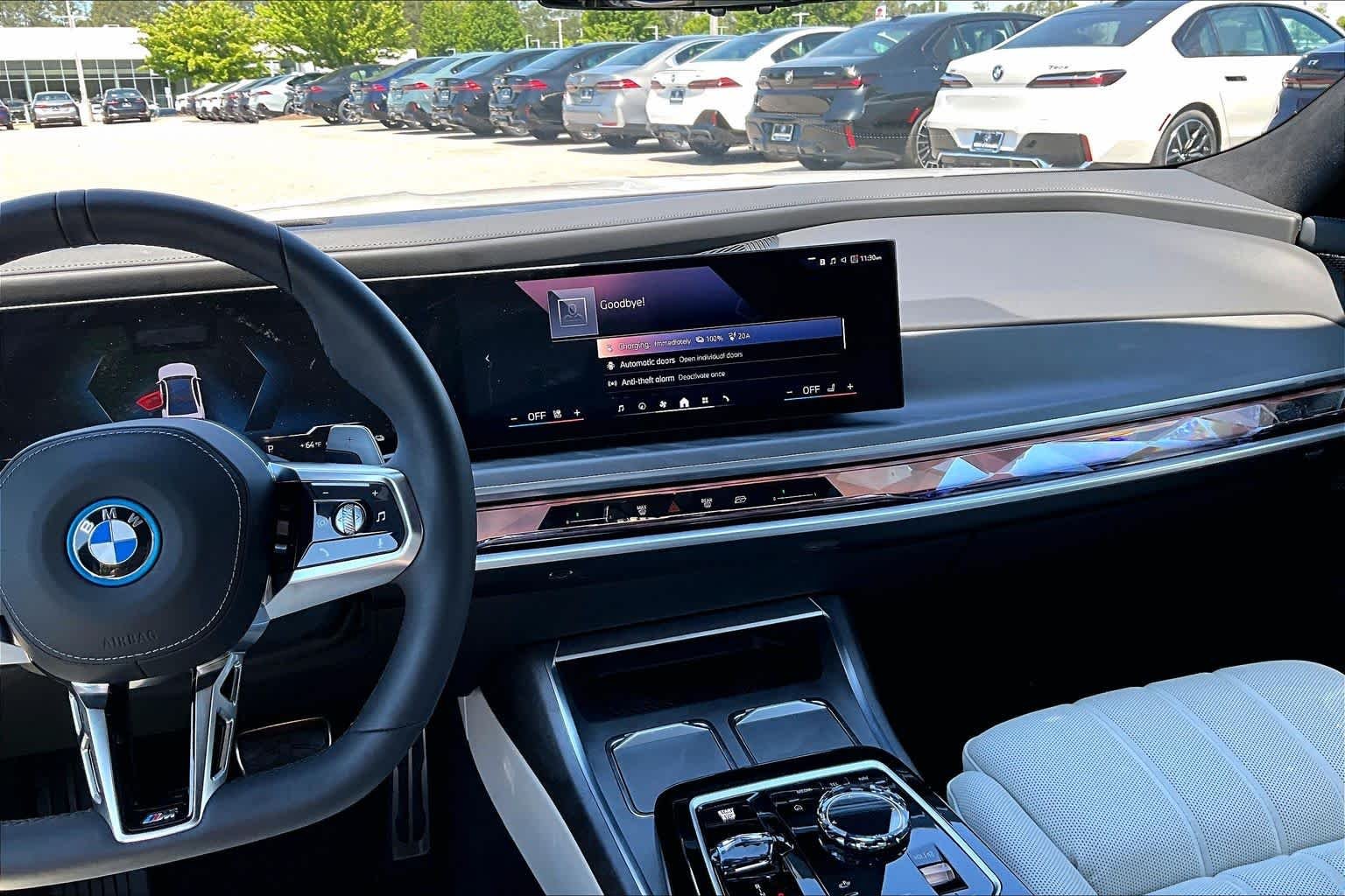 2025 BMW 7 Series 750e - Photo 6