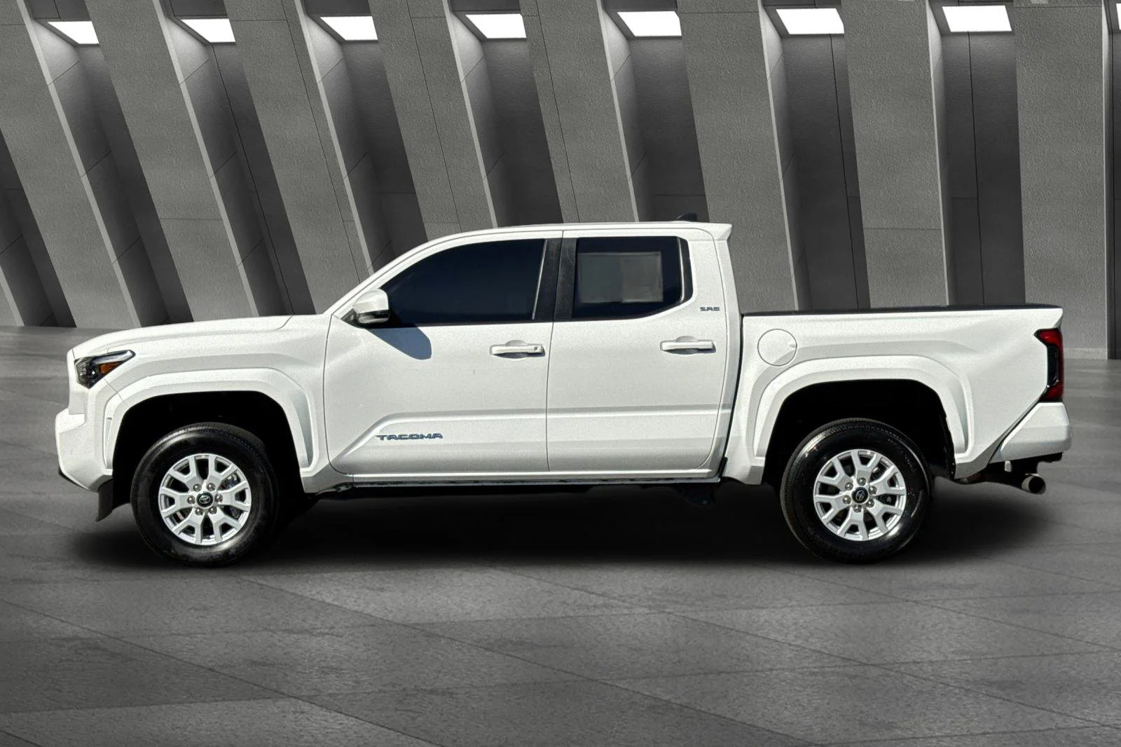 2024 Toyota Tacoma SR5 - Photo 10