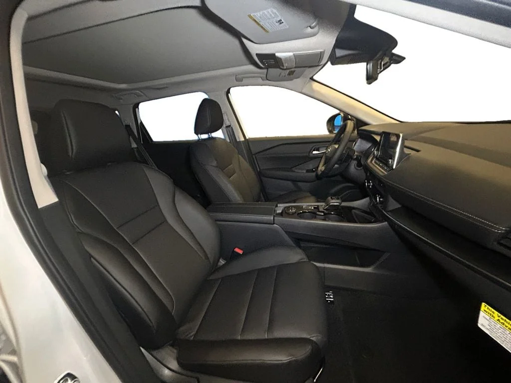 New 2026 Everest White Pearl Tricoat Nissan Dark Armor image 15