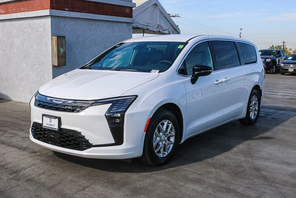 New 2027 White/off-white Chrysler Select image 4