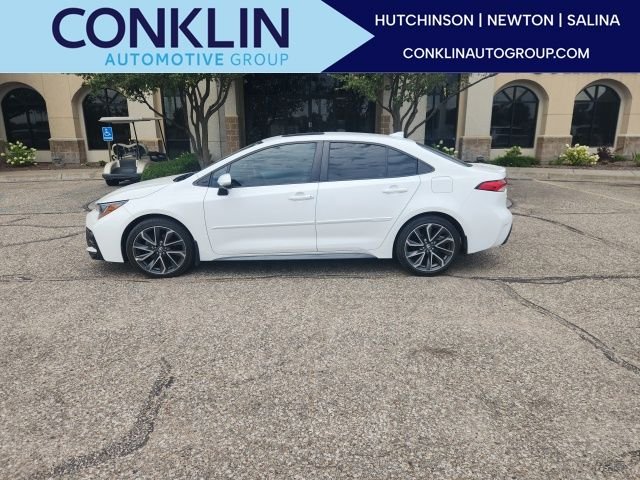 Used 2022 White Toyota SE image 1