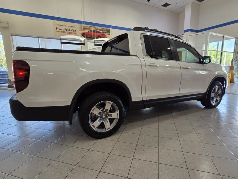New 2026 Platinum White Pearl Honda RTL image 4