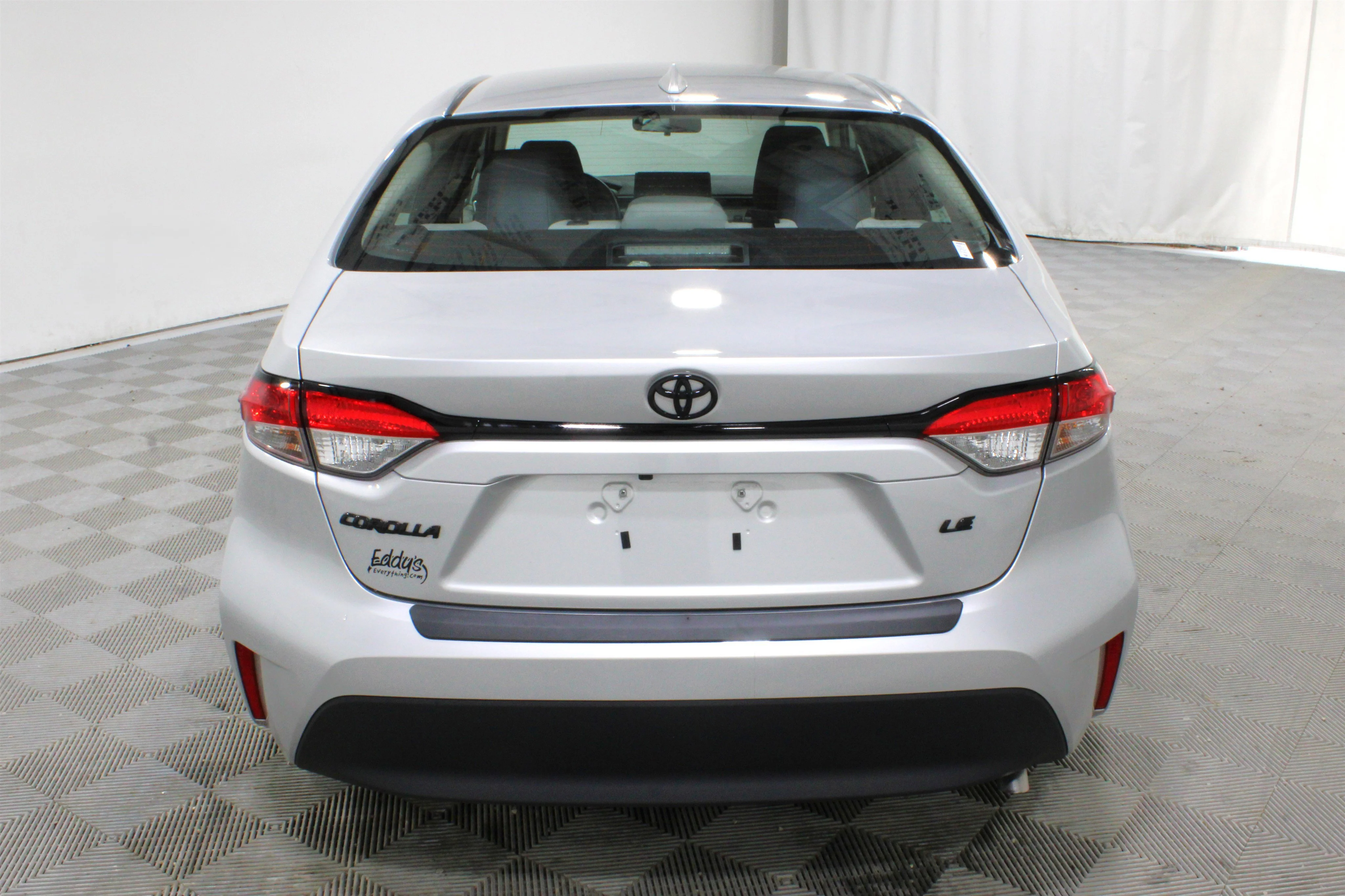 2025 Toyota Corolla LE - Photo 28