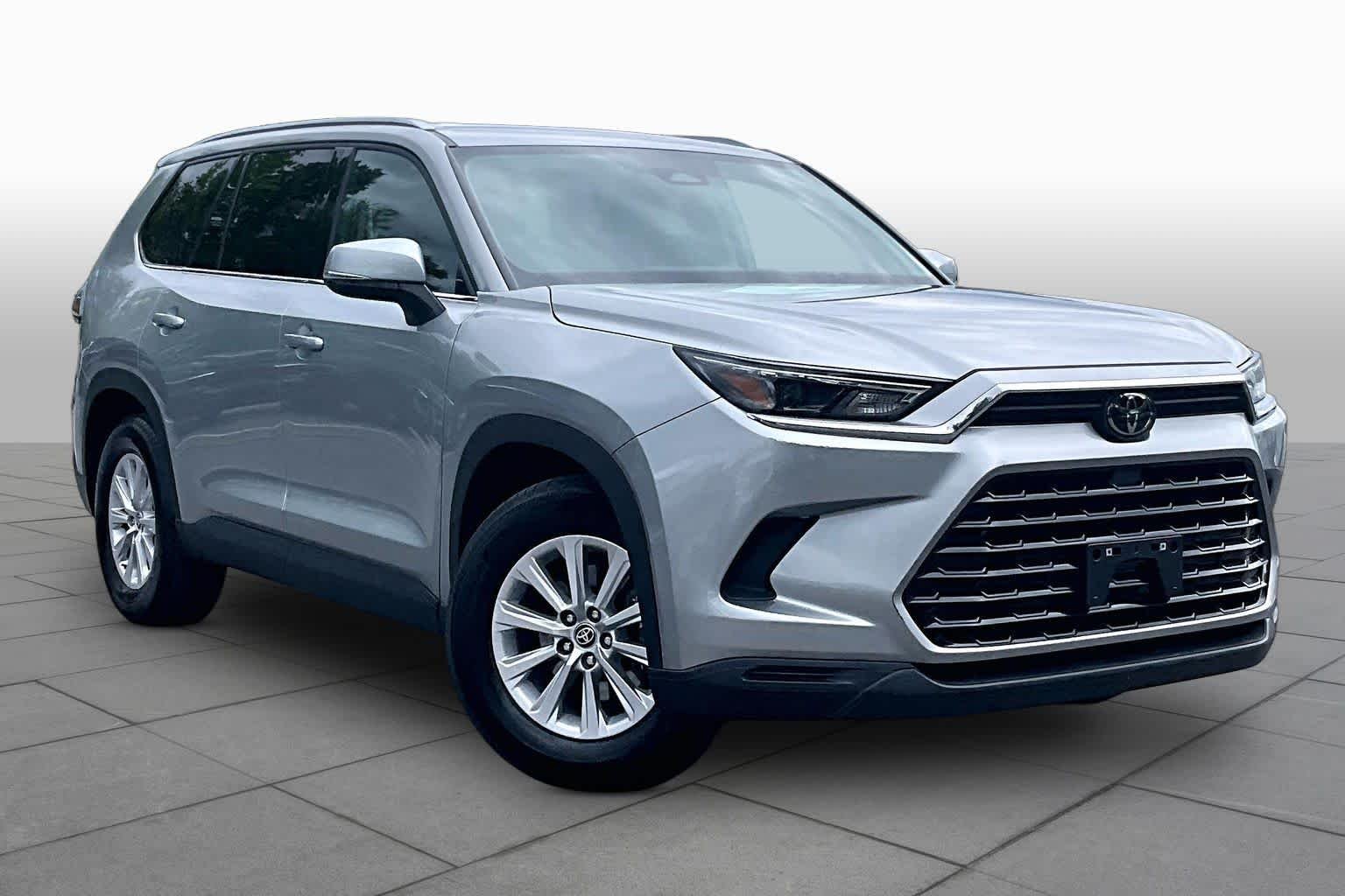 Used 2025 Celestial Silver Metallic Toyota XLE image 3