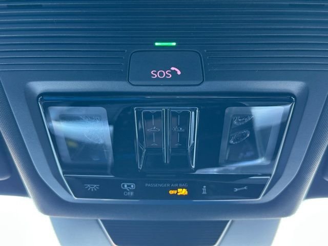 New 2026 Opal White W/Deep Black Roof Volkswagen 2.0T SE R-Line Black image 37