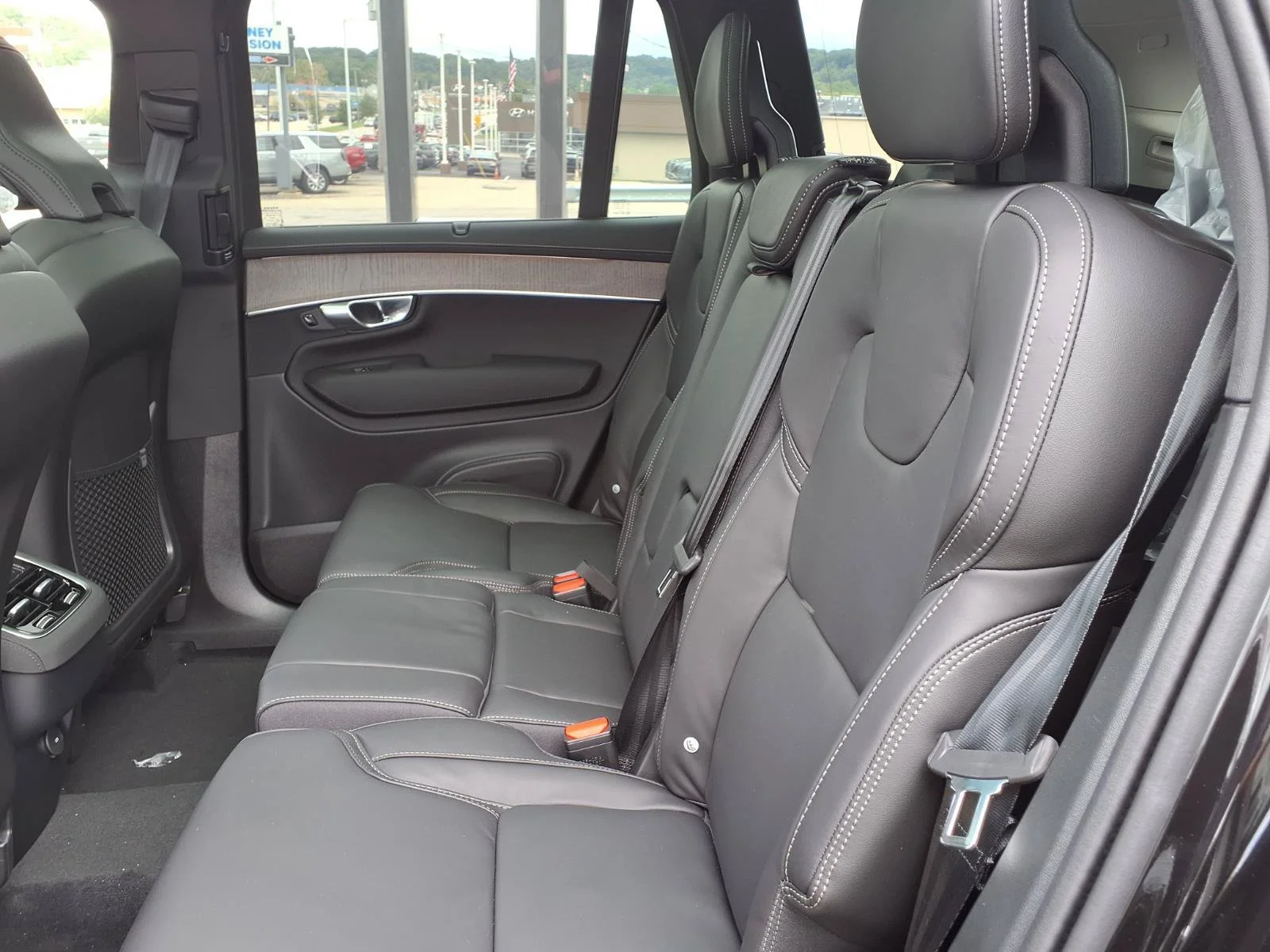 2027 Volvo XC90 Ultra - Photo 6