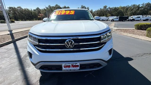 Used 2023 White Volkswagen 3.6L V6 SE w/Technology image 8