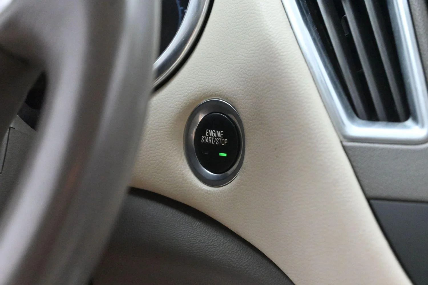 Used 2020 Silver Ice Metallic Chevrolet LT image 25