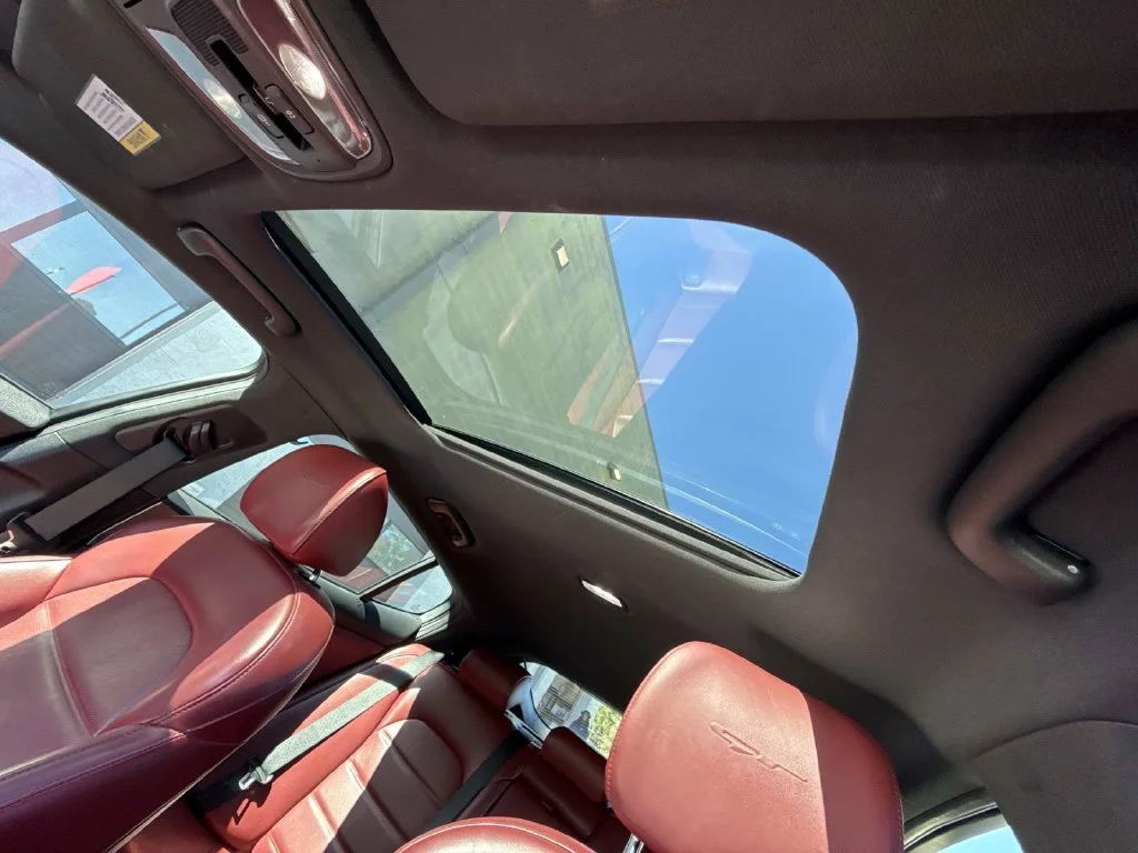 Used 2018 White Kia GT2 image 27