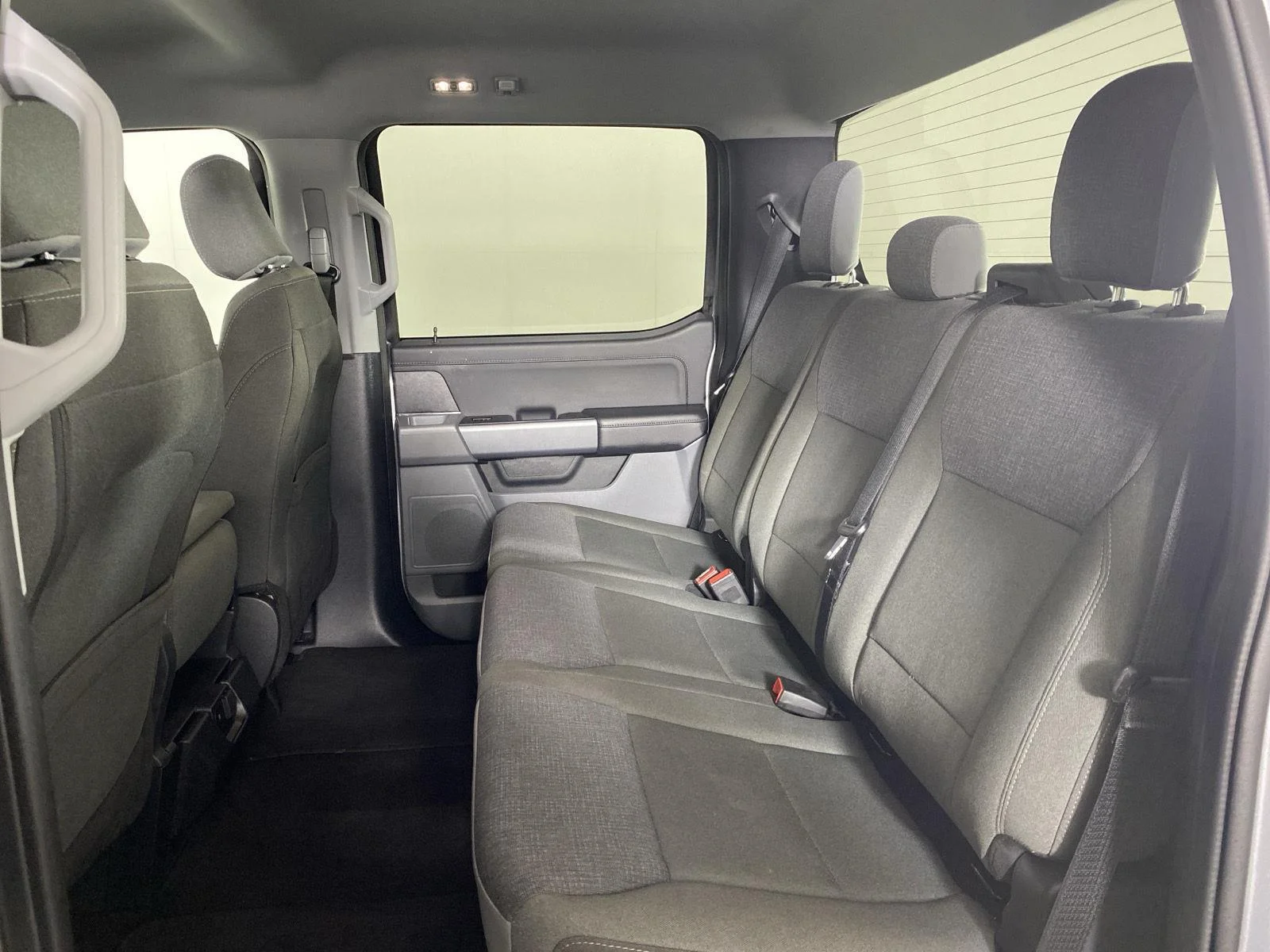 Used 2025 Iconic Silver Ford XLT image 22