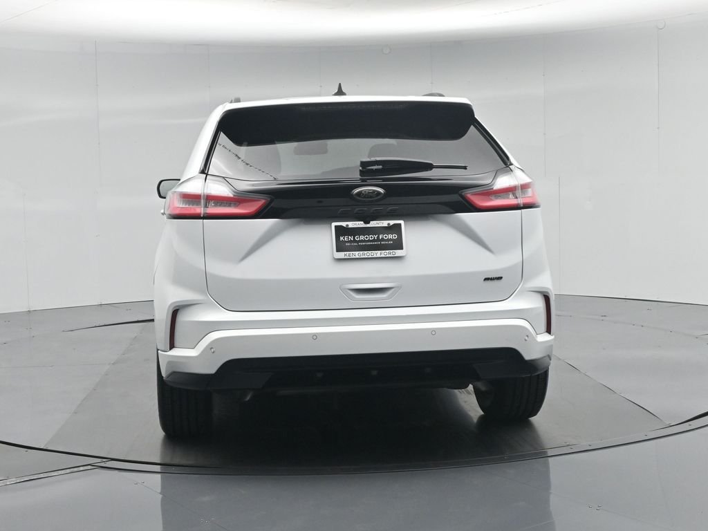 Certified Used 2022 White Ford SE image 28