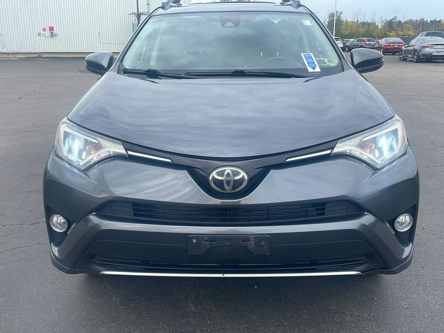 Used 2018 Magnetic Gray Metallic Toyota XLE image 6