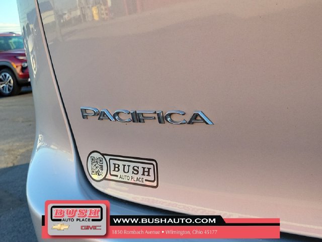 2024 Chrysler Pacifica Touring L - Photo 6
