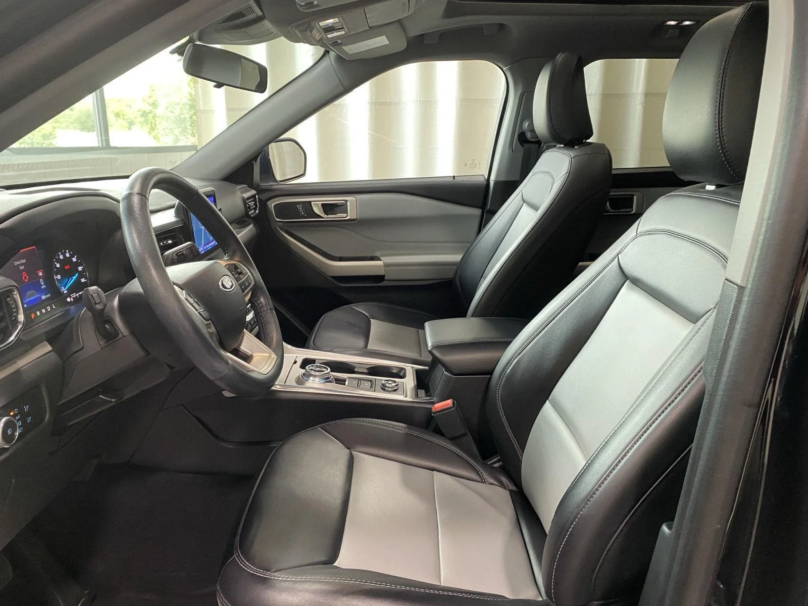 Used 2023 Black Metallic Ford XLT image 6