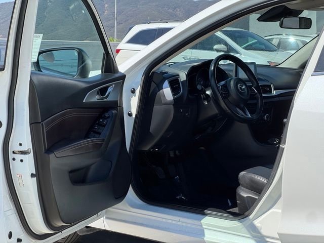 Used 2017 Snowflake White Pearl Mazda Touring 2.5 image 11