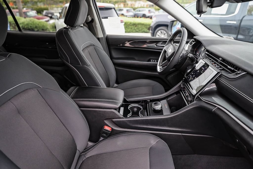 2023 Jeep Grand Cherokee L Laredo - Photo 17