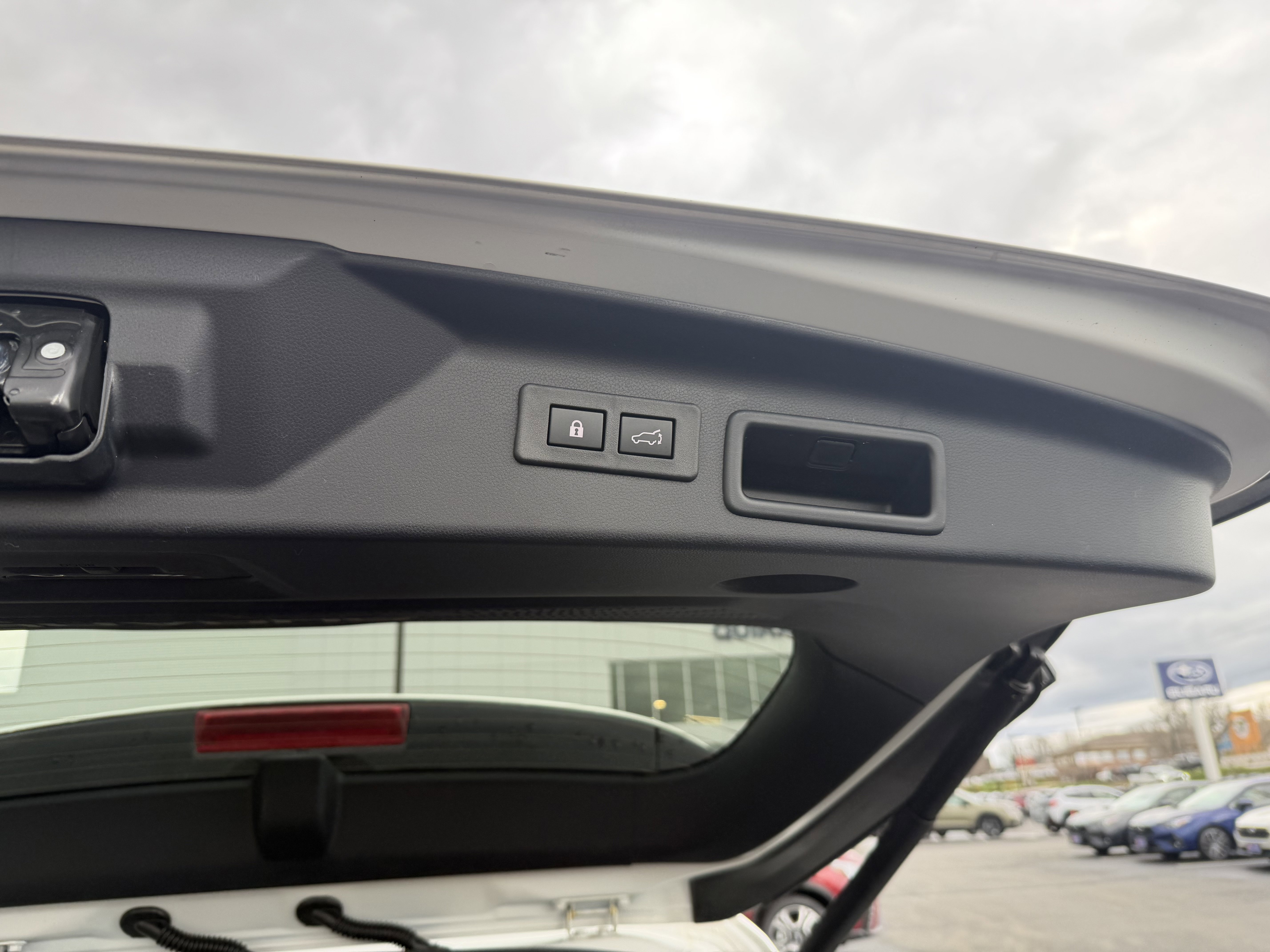 Used 2026 Crystal White Pearl Subaru Touring image 24