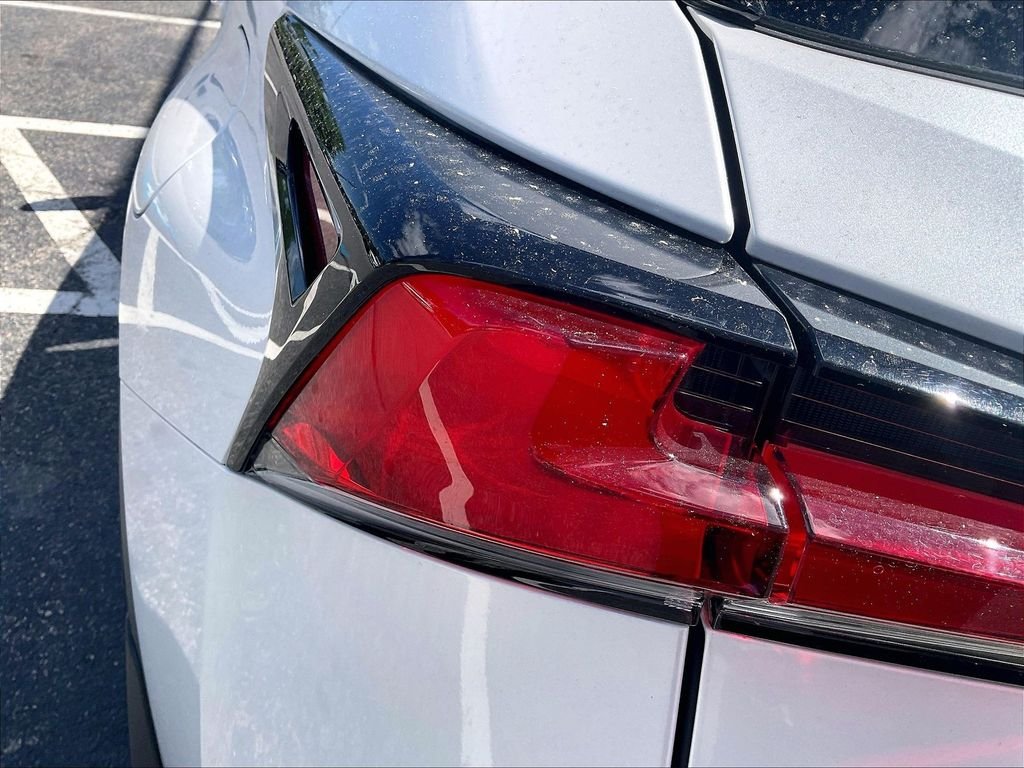 Used 2021 White Lexus 300h image 33