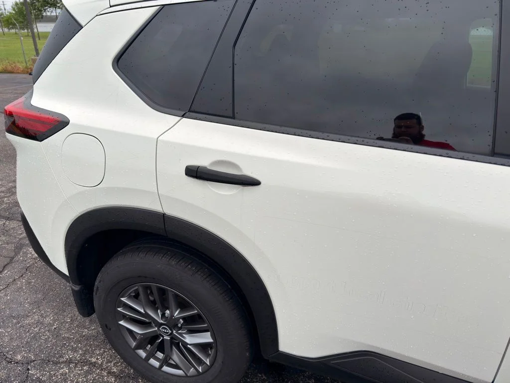 Used 2023 White Nissan S image 3
