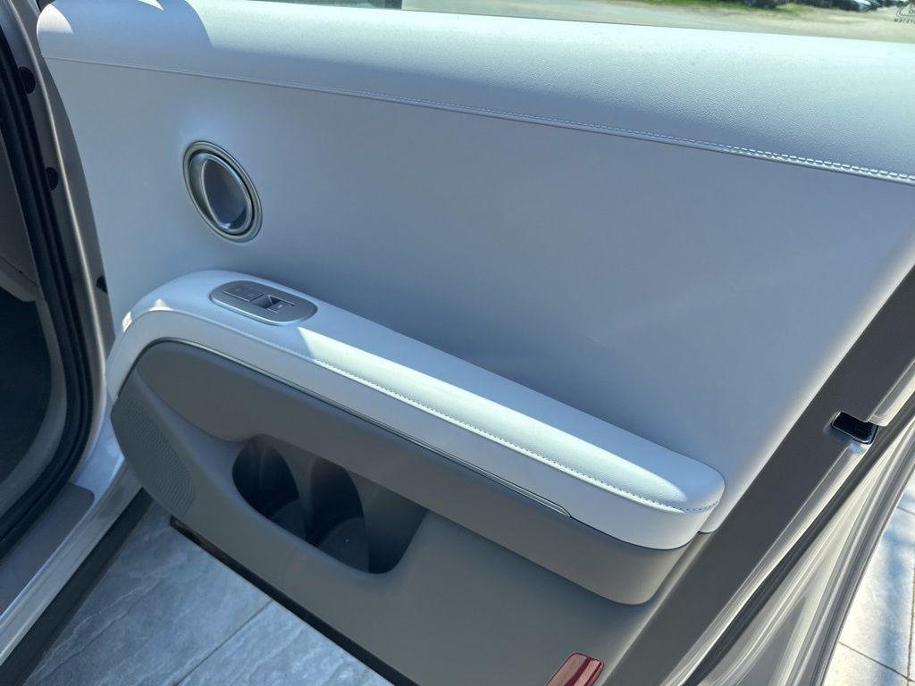 New 2026 Silver Hyundai SEL Premium AWD image 35