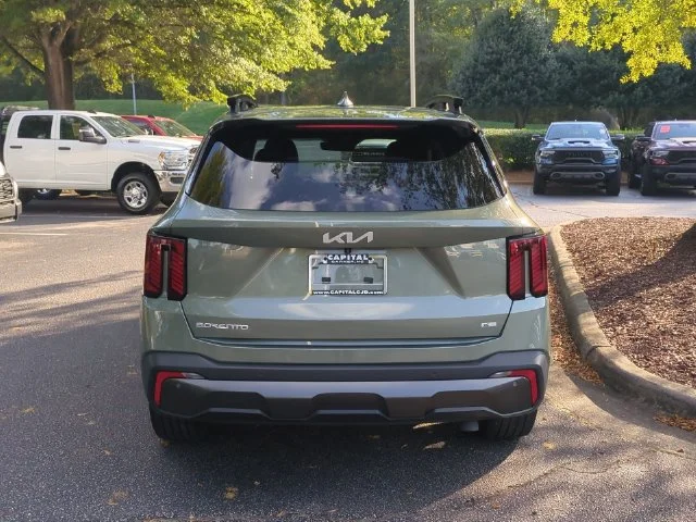 Used 2024 Green Kia X-Line SX image 4