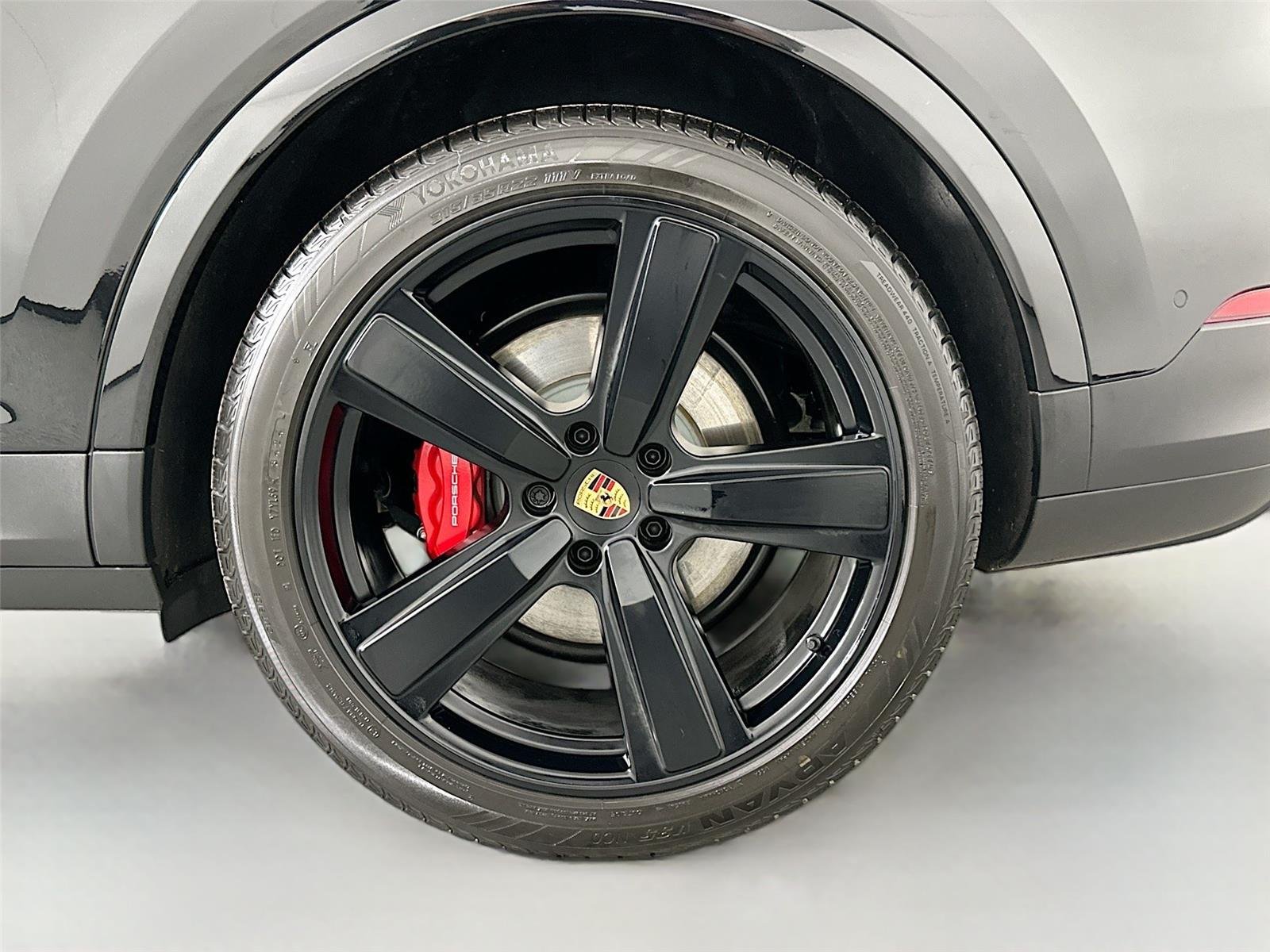 Certified Used 2025 Chromite Black Metallic Porsche S E-Hybrid Coupé image 12
