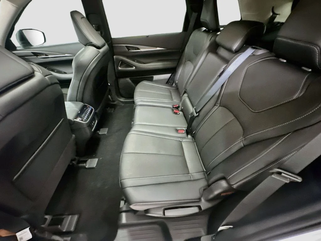 Certified Used 2026 White INFINITI LUXE image 25