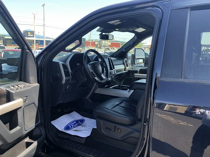 Used 2022 Blue Ford Super Duty Lariat image 6