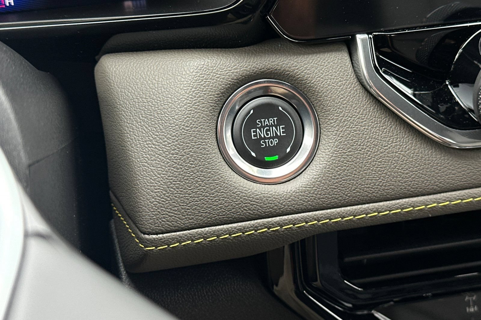 2026 Chevrolet Colorado ZR2 - Photo 22