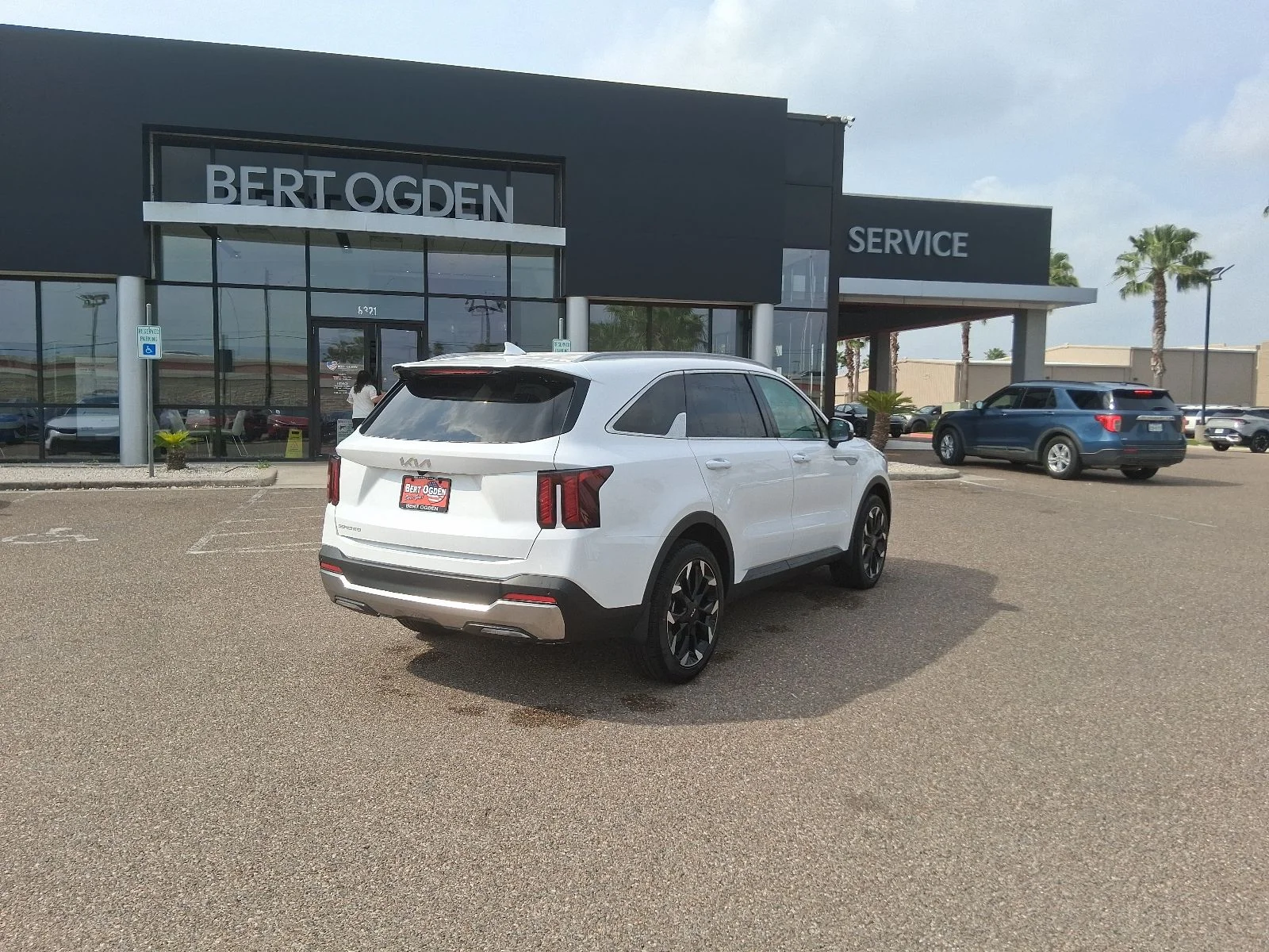 New 2026 White Kia EX image 4