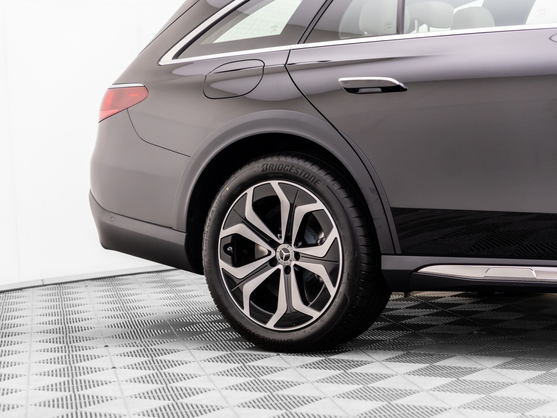 New 2027 Black Mercedes-Benz E 450 image 36