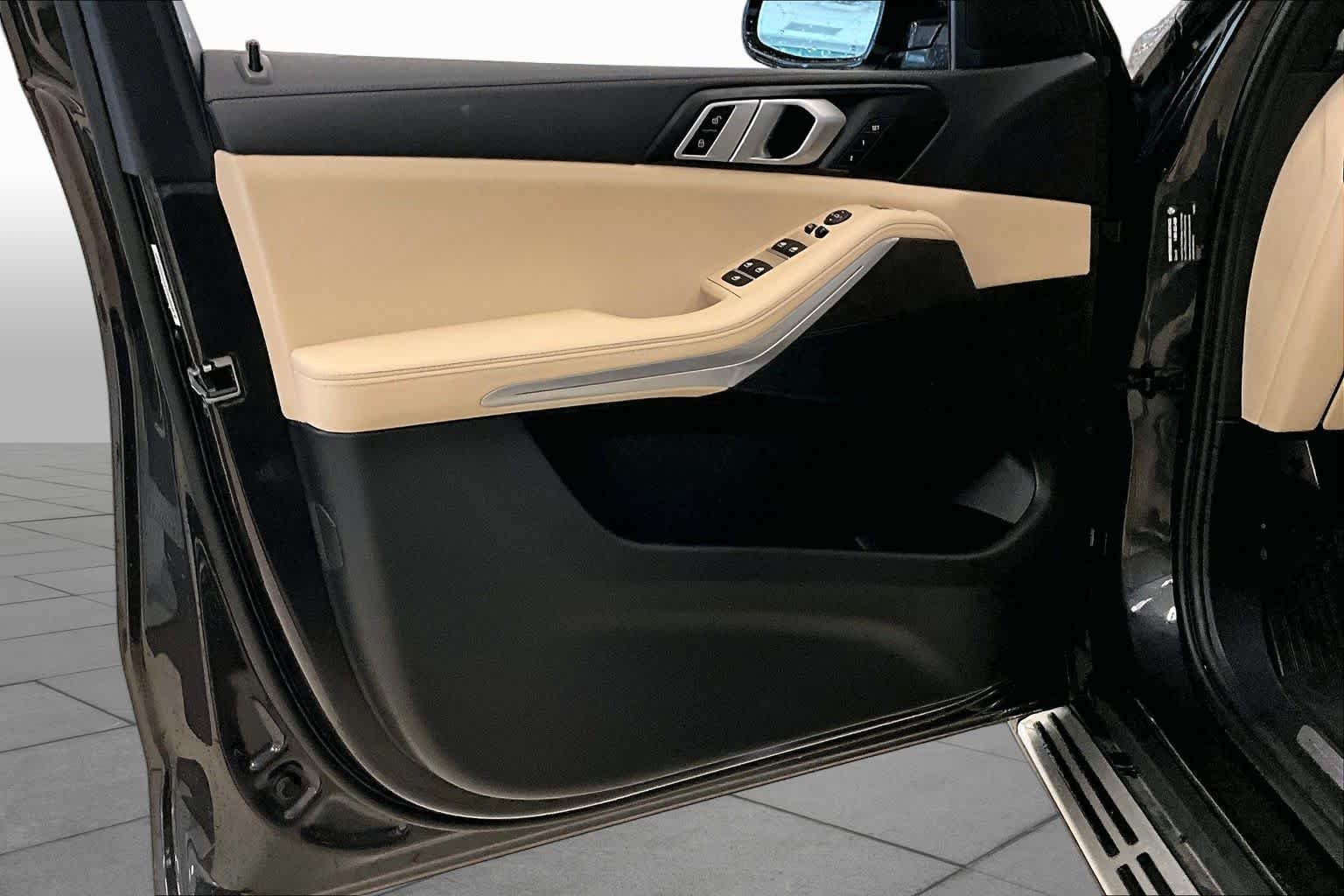 Used 2022 Dark Graphite Metallic BMW sDrive40i image 20
