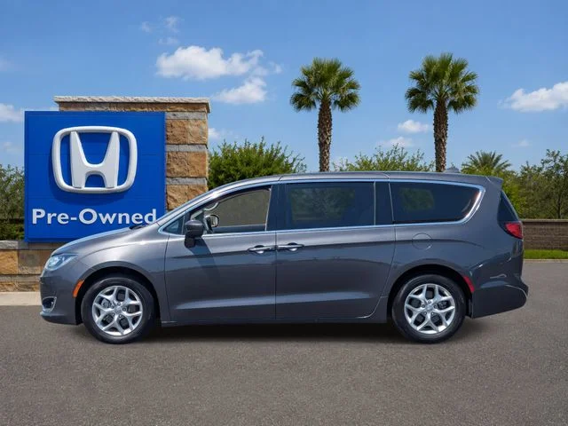 Used 2018 Granite Crystal Metallic Clearcoat Chrysler Touring Plus image 3