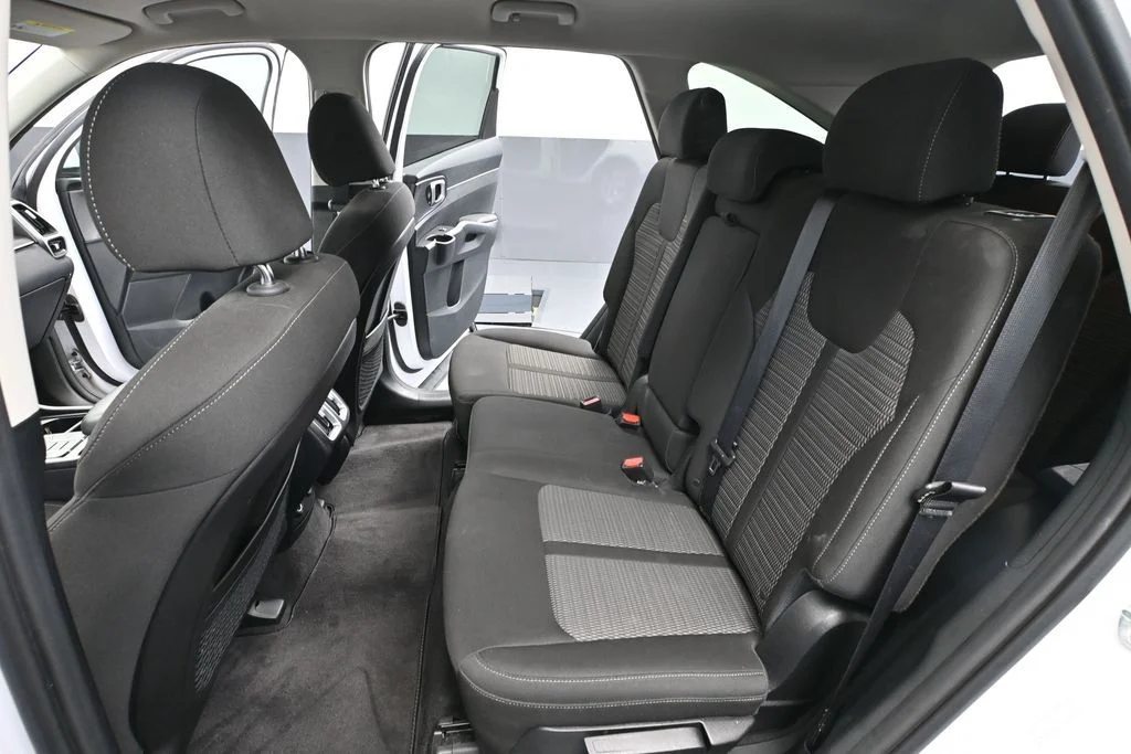 2023 Kia Sorento LX - Photo 36